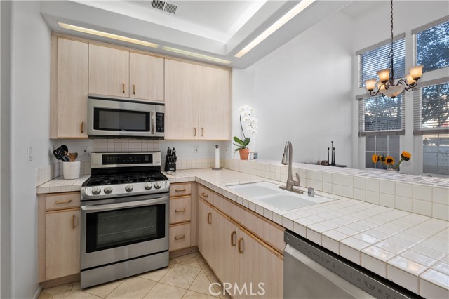 Detail Gallery Image 11 of 22 For 92 Montana Del Lago, Rancho Santa Margarita,  CA 92688 - 3 Beds | 2 Baths