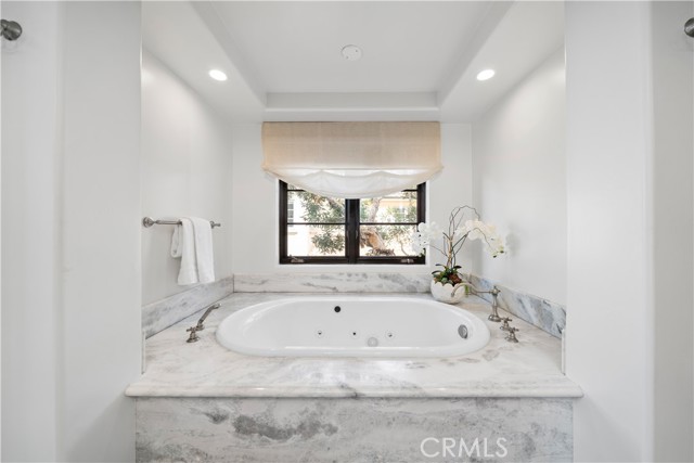 Detail Gallery Image 32 of 66 For 110 via Trieste, Newport Beach,  CA 92663 - 5 Beds | 5/1 Baths