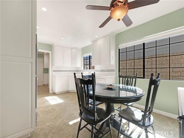 Detail Gallery Image 24 of 34 For 26721 Diaz Dr, Saugus,  CA 91350 - 4 Beds | 2 Baths