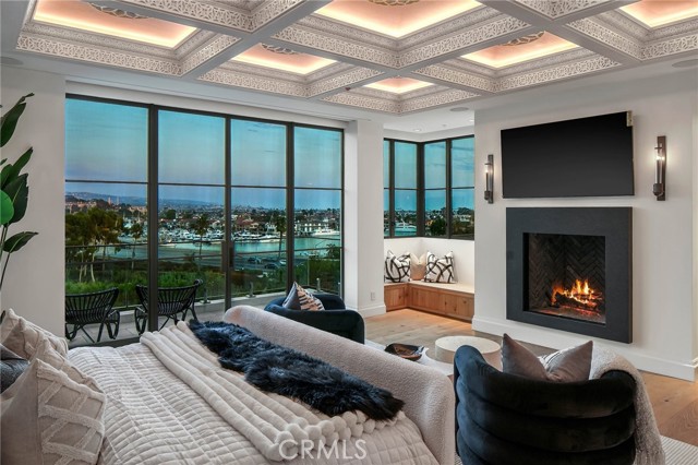 Detail Gallery Image 43 of 75 For 112 Kings Pl, Newport Beach,  CA 92663 - 6 Beds | 7/1 Baths