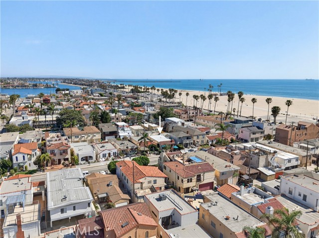 Detail Gallery Image 33 of 35 For 40 La Verne Ave, Long Beach,  CA 90803 - 4 Beds | 3 Baths