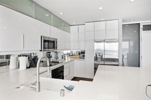 31755 Coast, Laguna Beach CA: https://media.crmls.org/medias/fe2d6338-eca7-4a6e-9872-5bffb2ed5925.jpg