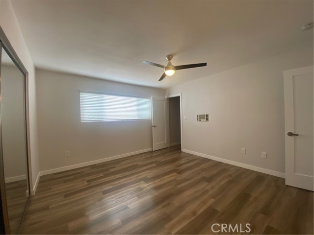 404 N Broadway, Redondo Beach CA: https://media.crmls.org/medias/fe2e2117-73f9-4b32-884f-3c4979bba560.jpg