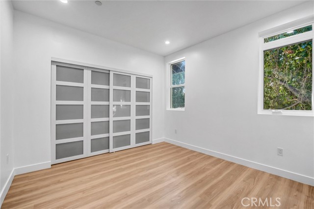 7320 Newcastle, Reseda CA: https://media.crmls.org/medias/fe2e3d0b-b487-4d51-8db8-99fba8285cf2.jpg