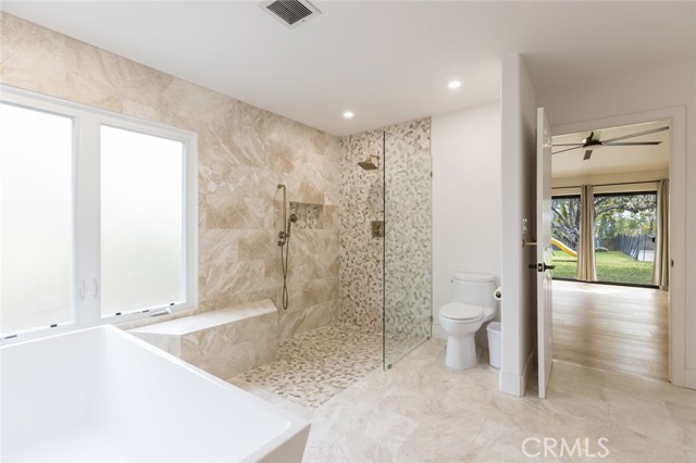 Detail Gallery Image 21 of 66 For 20430 Celtic St, Chatsworth,  CA 91311 - 4 Beds | 4 Baths