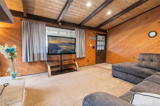 Detail Gallery Image 10 of 53 For 1066 Paradise Way, Big Bear City,  CA 92314 - 4 Beds | 2 Baths