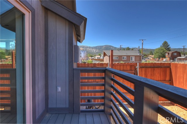 2217 Juniper Lane, Big Bear City CA: https://media.crmls.org/medias/fe2fcde5-42bb-49ce-86a9-0171ed58efa9.jpg