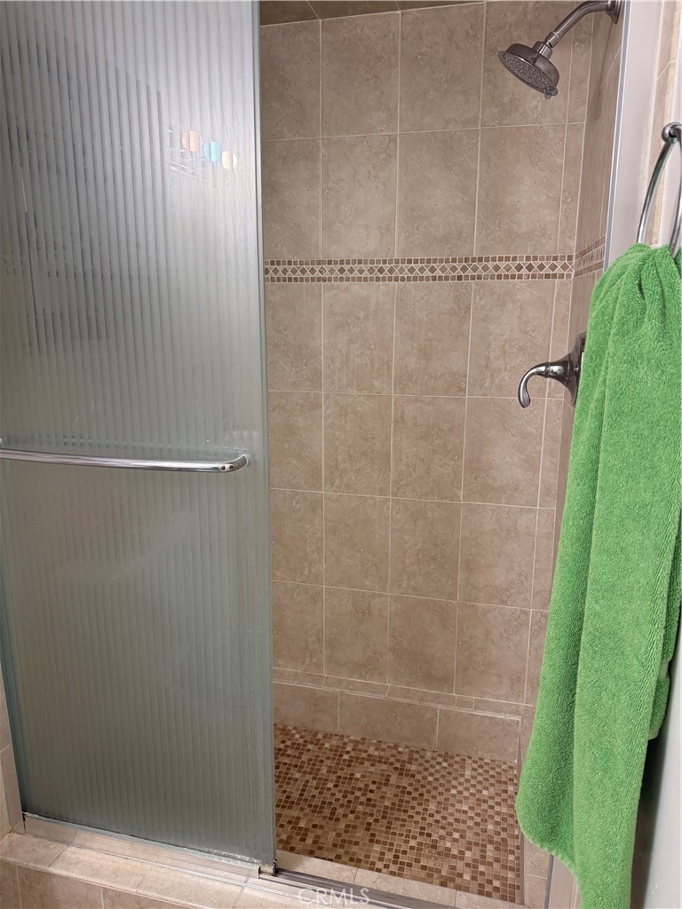 https://media.crmls.org/medias/fe2fecde-2de8-4f19-bef1-73ddde714c3c.jpg?preset=X-Large