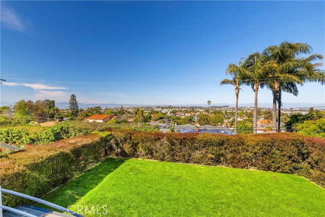 Detail Gallery Image 35 of 39 For 409 Calle Mayor, Redondo Beach,  CA 90277 - 3 Beds | 2/1 Baths