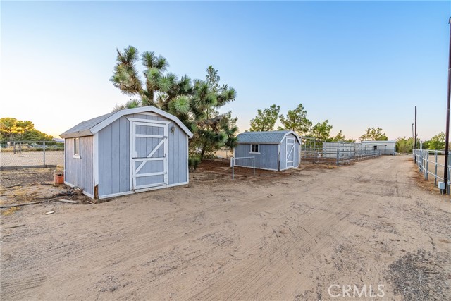 Detail Gallery Image 60 of 73 For 2755 W Avenue N, Palmdale,  CA 93551 - 5 Beds | 3/1 Baths