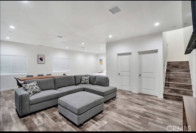 219 S Greenwood Avenue, Montebello CA: https://media.crmls.org/medias/fe306c80-1795-4cbb-9841-ec9040518711.jpg