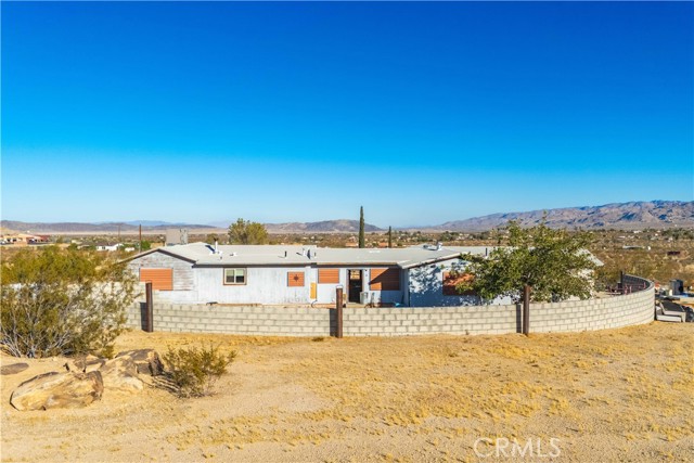 Detail Gallery Image 3 of 8 For 5177 Avenida Del Sol, Joshua Tree,  CA 92252 - 4 Beds | 2 Baths