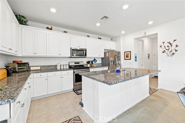 Detail Gallery Image 8 of 36 For 2832 E Howlett, Ontario,  CA 91762 - 5 Beds | 3 Baths