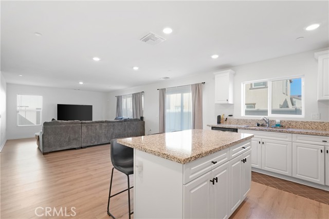 Detail Gallery Image 7 of 22 For 28440 Dusky Willow, Nuevo,  CA 92567 - 3 Beds | 2/1 Baths