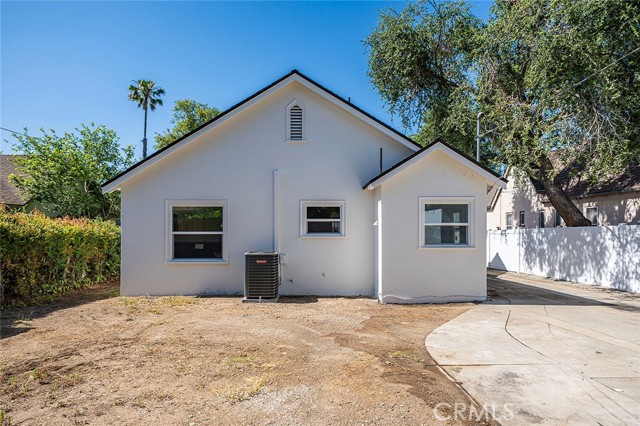 1951 Wagner Street, Pasadena CA: https://media.crmls.org/medias/fe333ff3-4c3e-4a5d-9c67-7dd2c2893c30.jpg