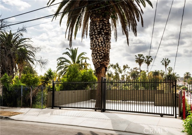 1030 Echo Park Avenue, Los Angeles CA: https://media.crmls.org/medias/fe349f75-13c6-421f-a297-d4f7c7aec819.jpg