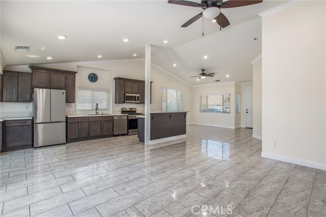 Detail Gallery Image 18 of 40 For 707 Emily Ln, Beaumont,  CA 92223 - 3 Beds | 2 Baths