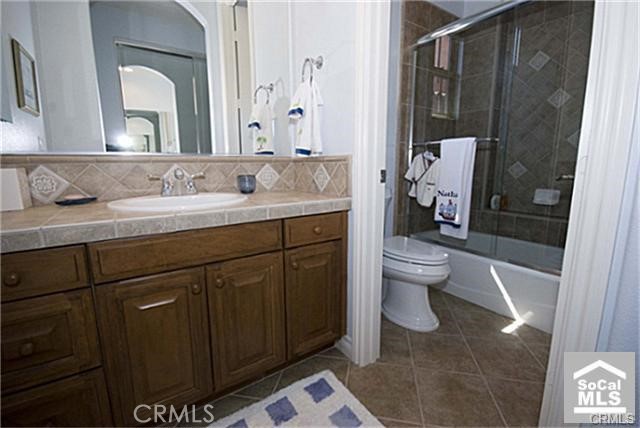 37 Twiggs, Irvine CA: https://media.crmls.org/medias/fe3515dc-5737-4982-ab35-46e8aead9486.jpg