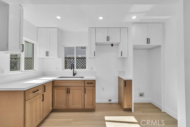 629 Olive Avenue, Long Beach CA: https://media.crmls.org/medias/fe35245a-1c1f-4174-be2b-a26b9cd04801.jpg