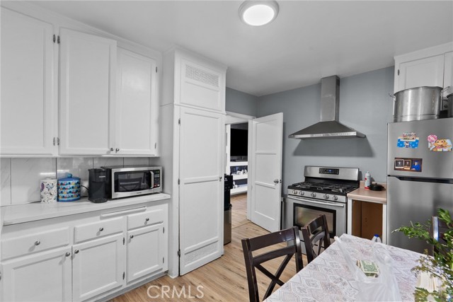 Detail Gallery Image 15 of 23 For 11816 Victory Bld, North Hollywood,  CA 91606 - – Beds | – Baths