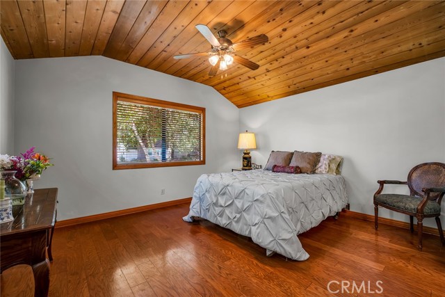 Detail Gallery Image 15 of 23 For 8014 Lasaine Ave, Northridge,  CA 91325 - 3 Beds | 2 Baths