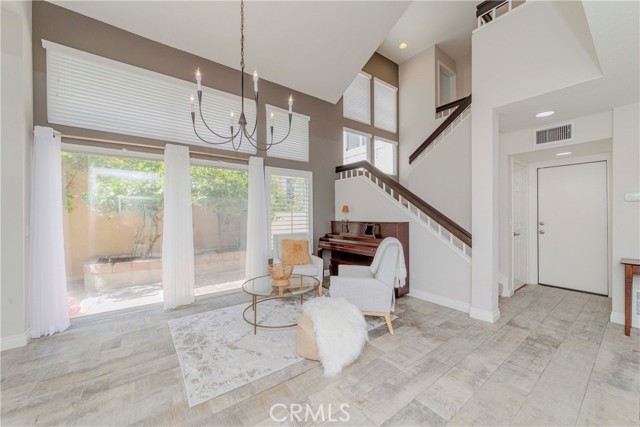 19 Las Cruces, Irvine CA: https://media.crmls.org/medias/fe3679ce-a9ad-4df4-a169-dd7161977459.jpg