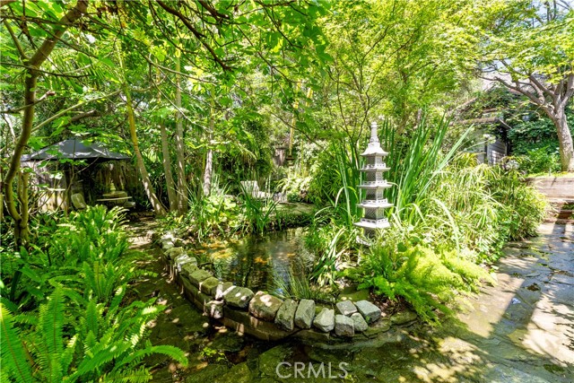 302 W Carter Avenue, Sierra Madre CA: https://media.crmls.org/medias/fe36ab32-c9c2-414f-80e6-6dab9ea6834b.jpg