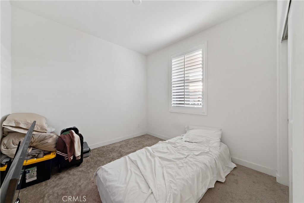 https://media.crmls.org/medias/fe36d8f5-f2ce-49f4-8898-760084543ece.jpg?preset=X-Large