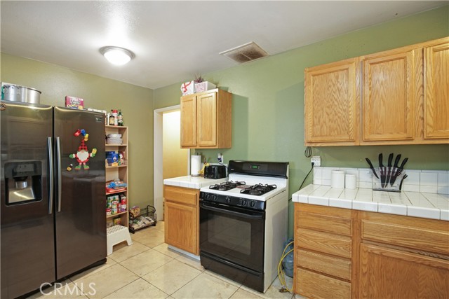 Detail Gallery Image 9 of 34 For 11015 Fairford Ave, Downey,  CA 90241 - 3 Beds | 1 Baths