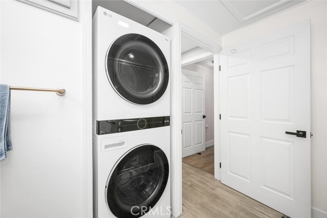 13781 Alderwood Lane, Seal Beach CA: https://media.crmls.org/medias/fe384bff-041e-4869-a199-ec2cea57a68b.jpg