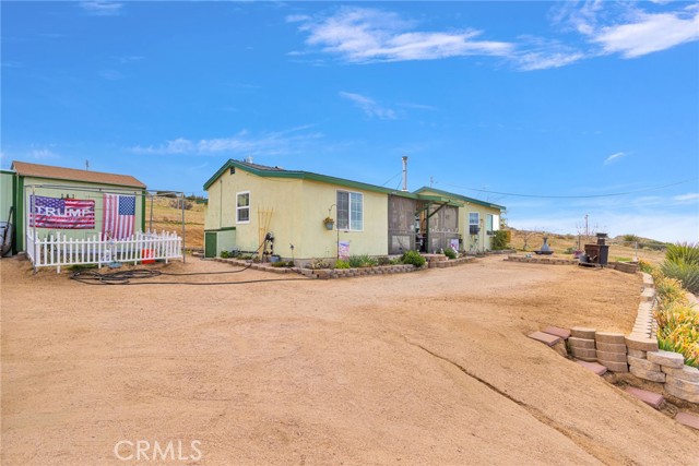 Detail Gallery Image 4 of 53 For 25885 Santa Rosa, Apple Valley,  CA 92308 - 2 Beds | 1 Baths