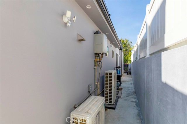 Detail Gallery Image 61 of 66 For 6224 Van Noord Ave, Van Nuys,  CA 91401 - 3 Beds | 3/1 Baths