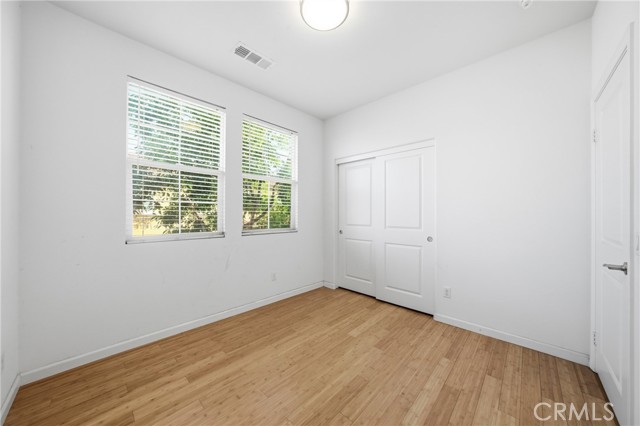 Detail Gallery Image 11 of 27 For 2830 E via Fiano, Ontario,  CA 91764 - 4 Beds | 2/1 Baths