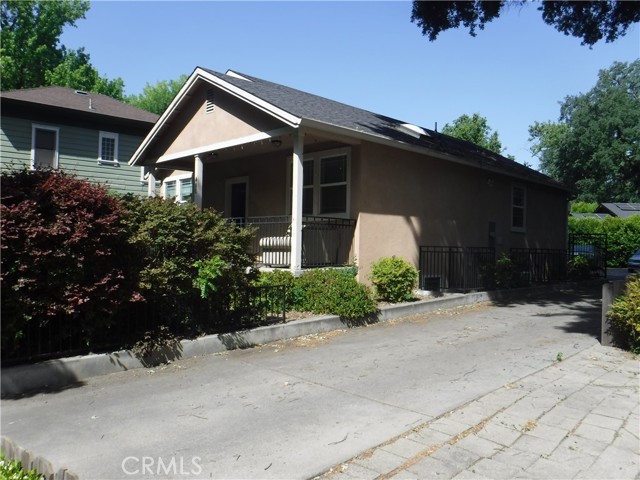 480 E 3rd Street, Chico CA: https://media.crmls.org/medias/fe38e88d-5a4f-4d3c-8fc2-92333eb89a35.jpg
