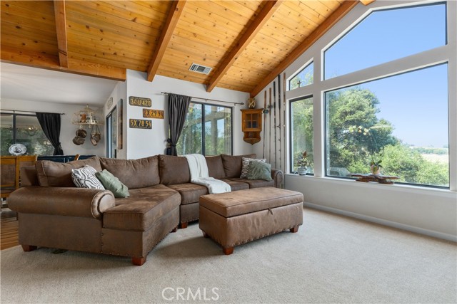 9555 Santa Cruz Road, Atascadero CA: https://media.crmls.org/medias/fe390384-c980-4df4-8611-ed3f54b01f9d.jpg