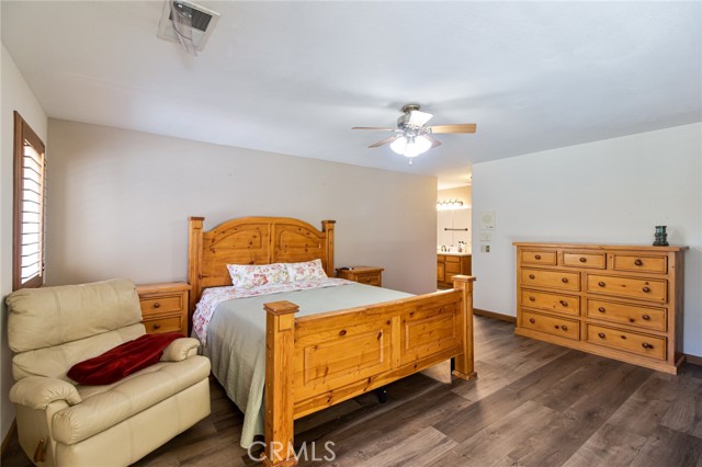 41653 62nd W Street, Palmdale CA: https://media.crmls.org/medias/fe390bb3-02a3-430e-bc9d-05e9a2480e0b.jpg