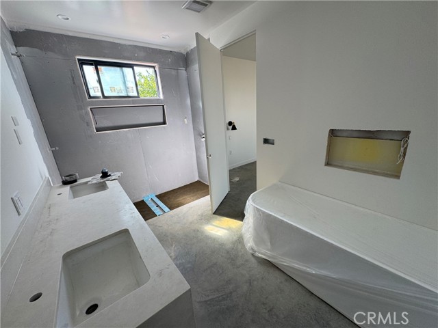 57980 San Andreas, Yucca Valley CA: https://media.crmls.org/medias/fe39d8ba-9419-4c9a-9975-b4be85470644.jpg