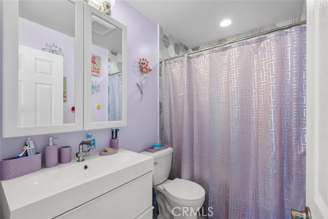 22835 Styles Street, Woodland Hills CA: https://media.crmls.org/medias/fe39dd84-cb1f-43b7-a441-c88e8205dfa6.jpg