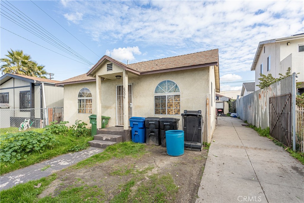6006 S Wilton Place, Los Angeles, CA 90047