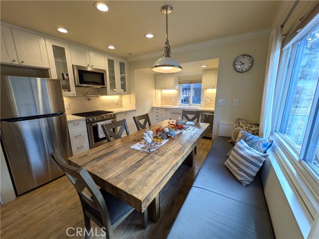 693 Knight Avenue, Big Bear Lake CA: https://media.crmls.org/medias/fe3a11b0-6b12-4cdb-8083-a7c8decce183.jpg