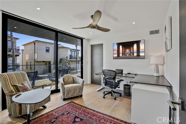 2nd bedroom suite on 2nd floor. This deck is the same ocean view deck that can be accessed through the primary suite.