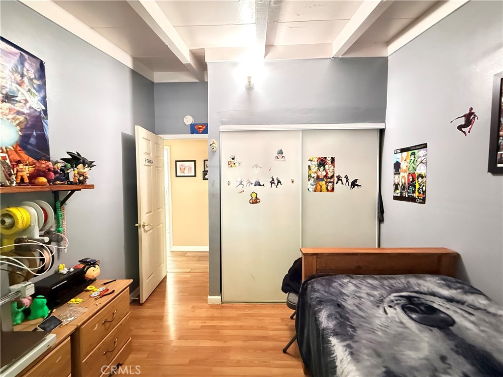 https://media.crmls.org/medias/fe3a8644-1f85-4824-a072-5f3ebfff4a28.jpg?preset=X-Large