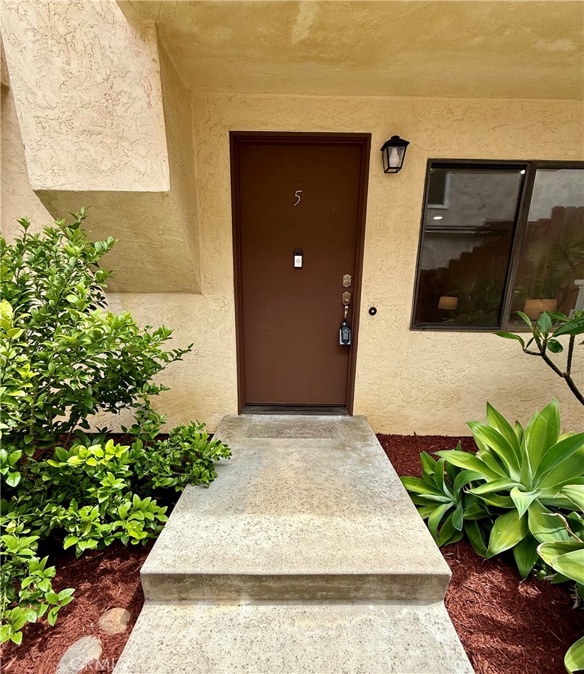 2061 Chatsworth #5