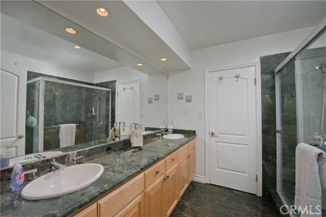 Detail Gallery Image 21 of 27 For 4407 Medley Pl, Encino,  CA 91316 - 6 Beds | 4/2 Baths