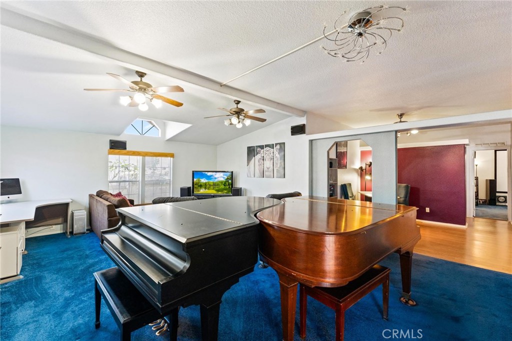 MLS #OC25235026 image #2