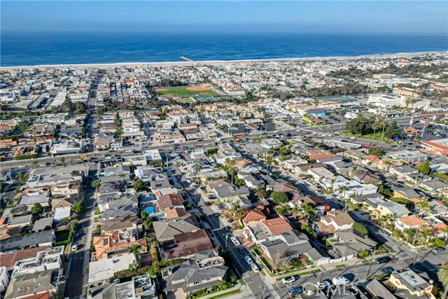 Detail Gallery Image 28 of 35 For 955 8th Pl, Hermosa Beach,  CA 90254 - 3 Beds | 2 Baths