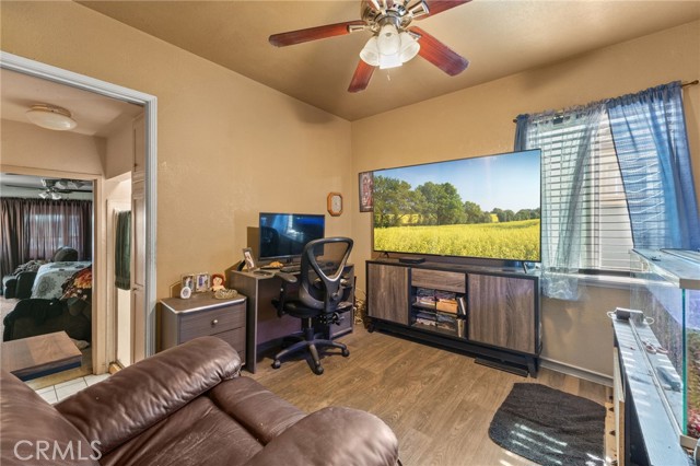 Detail Gallery Image 15 of 41 For 664 E Barry Dr, Long Beach,  CA 90805 - 3 Beds | 2 Baths