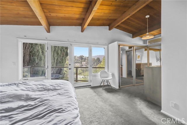 Detail Gallery Image 14 of 27 For 3830 Buena Park Dr, Studio City,  CA 91604 - 3 Beds | 3 Baths