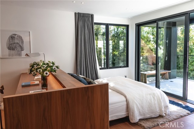 101 N Poinsettia Avenue, Manhattan Beach CA: https://media.crmls.org/medias/fe3e1e49-23b9-4806-8490-9012508898b3.jpg