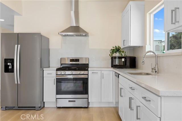 Image 13 of 35 For 14376 Euclid Street 1-4